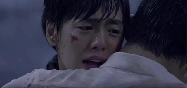 金秀贤、李玹雨主演的电影《隐秘而伟大》“三文鱼”们的青春